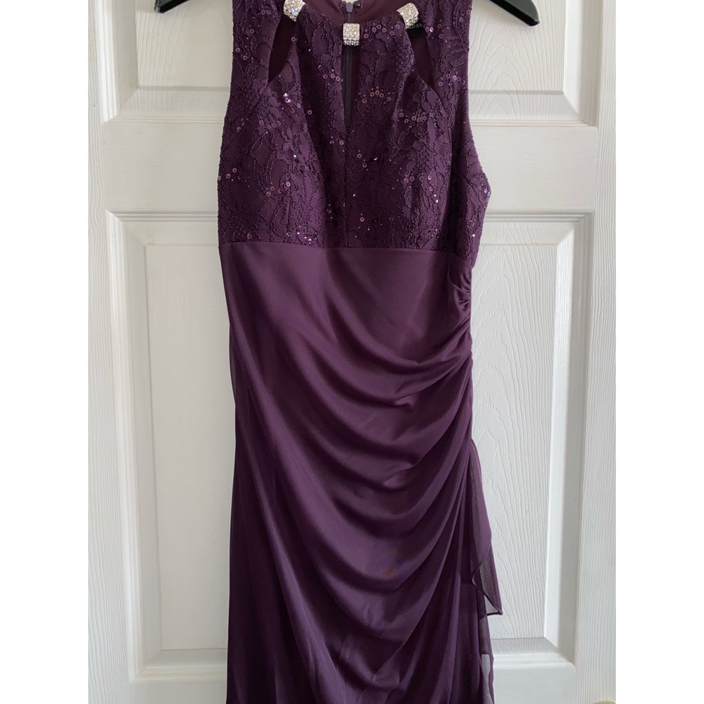 Gown - Picture 3 of 4